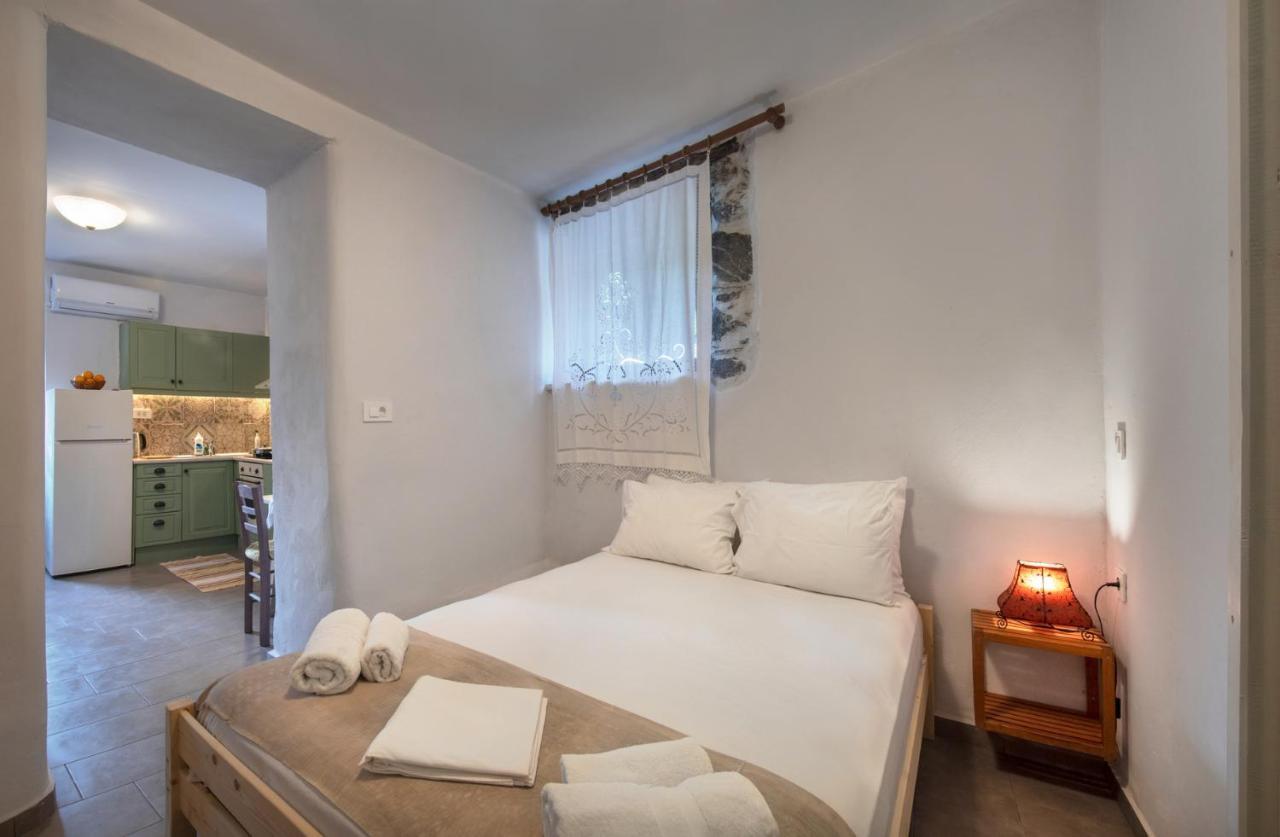 Feneri 3 -Cozy Rustic Apt 20' From Elafonisi Beach Perivolia  Екстер'єр фото
