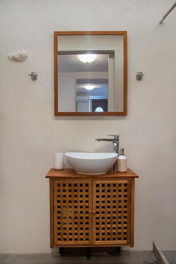 Feneri 3 -Cozy Rustic Apt 20' From Elafonisi Beach Perivolia  Екстер'єр фото